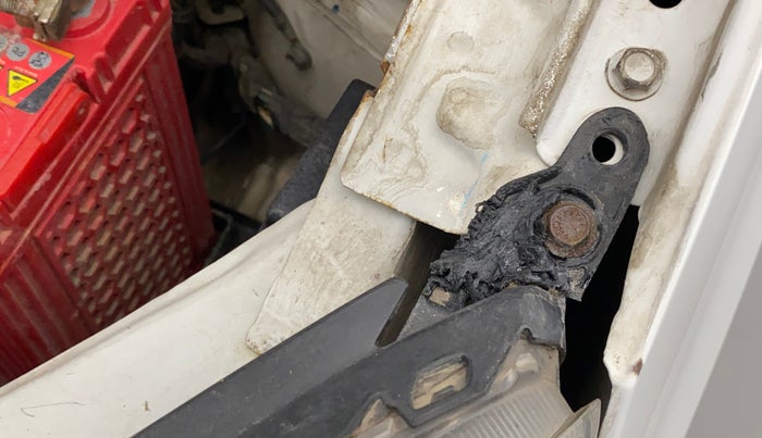 2017 Maruti Wagon R 1.0 VXI (O) AMT, Petrol, Automatic, 70,769 km, Left headlight - Clamp has minor damage