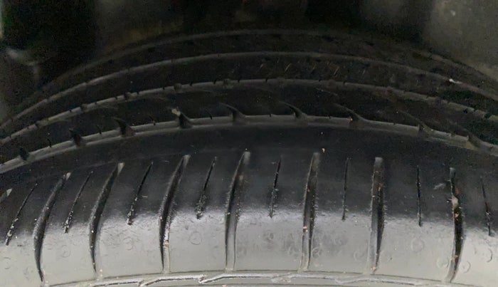 2018 Volkswagen Ameo HIGHLINE PLUS 1.0L 16 ALLOY, Petrol, Manual, 26,815 km, Right Rear Tyre Tread