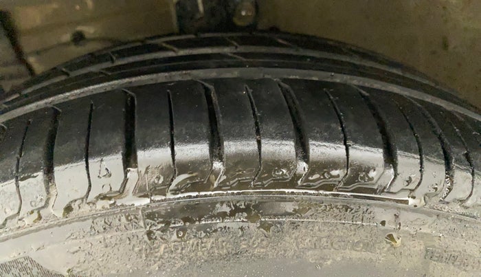 2014 Maruti Ertiga VXI ABS, Petrol, Manual, 50,906 km, Left Front Tyre Tread