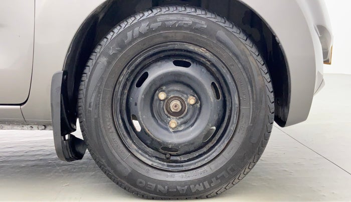2016 Datsun Redi Go T, Petrol, Manual, 21,942 km, Right Front Tyre
