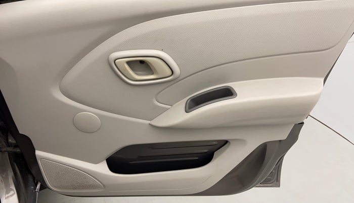 2016 Datsun Redi Go T, Petrol, Manual, 21,942 km, Driver Side Door Panels Controls