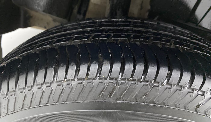 2019 Maruti Dzire VXI, Petrol, Manual, 58,422 km, Right Rear Tyre Tread