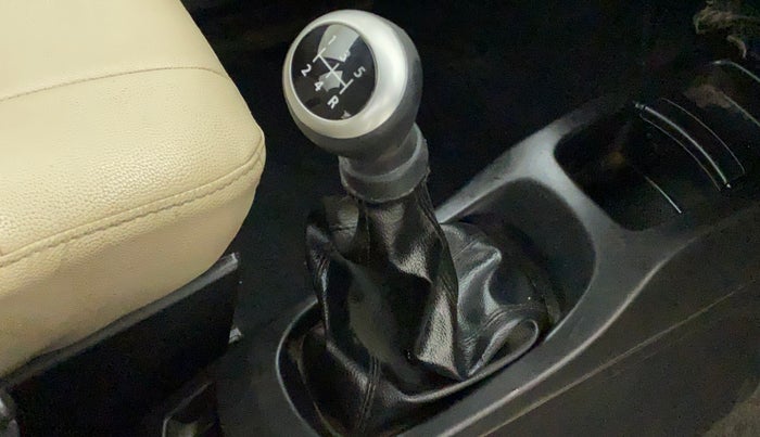 2018 Maruti Wagon R 1.0 LXI CNG, CNG, Manual, 78,223 km, Gear lever - Boot cover slightly torn