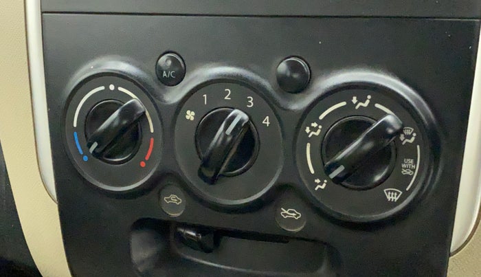 2018 Maruti Wagon R 1.0 LXI CNG, CNG, Manual, 78,223 km, AC Unit - Directional switch has minor damage