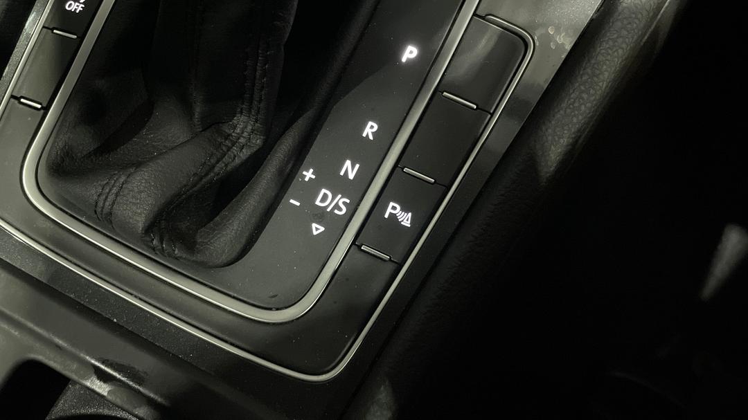 2018 Volkswagen Golf 110 Tsi Trendline, Automatic, 70000 km, Utility Switches/Buttons