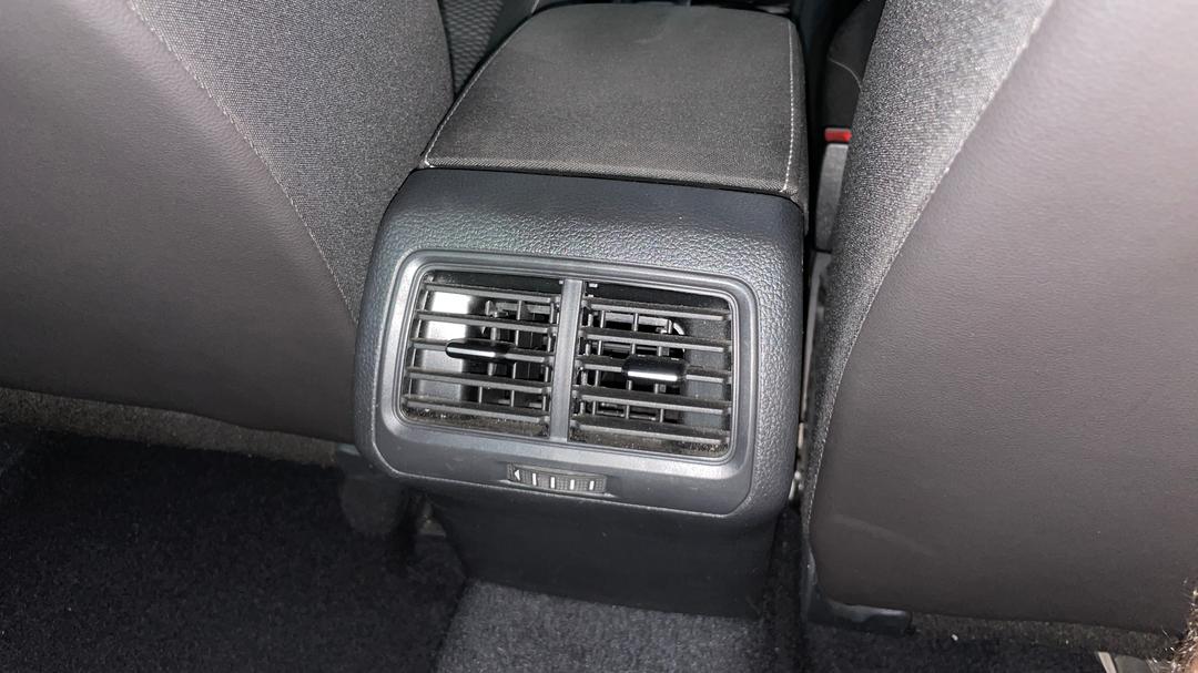 2018 Volkswagen Golf 110 Tsi Trendline, Automatic, 70000 km, Rear A/C Vent