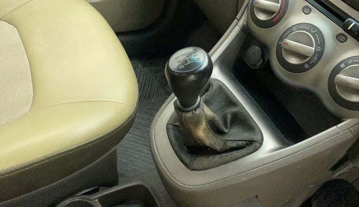 2013 Hyundai i10 ERA 1.1, Petrol, Manual, 58,454 km, Gear lever - Boot cover slightly torn
