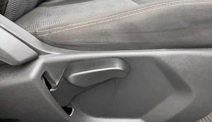 2017 Ford New Figo 1.2 TITANIUM, Petrol, Manual, 36,848 km, Driver Side Adjustment Panel