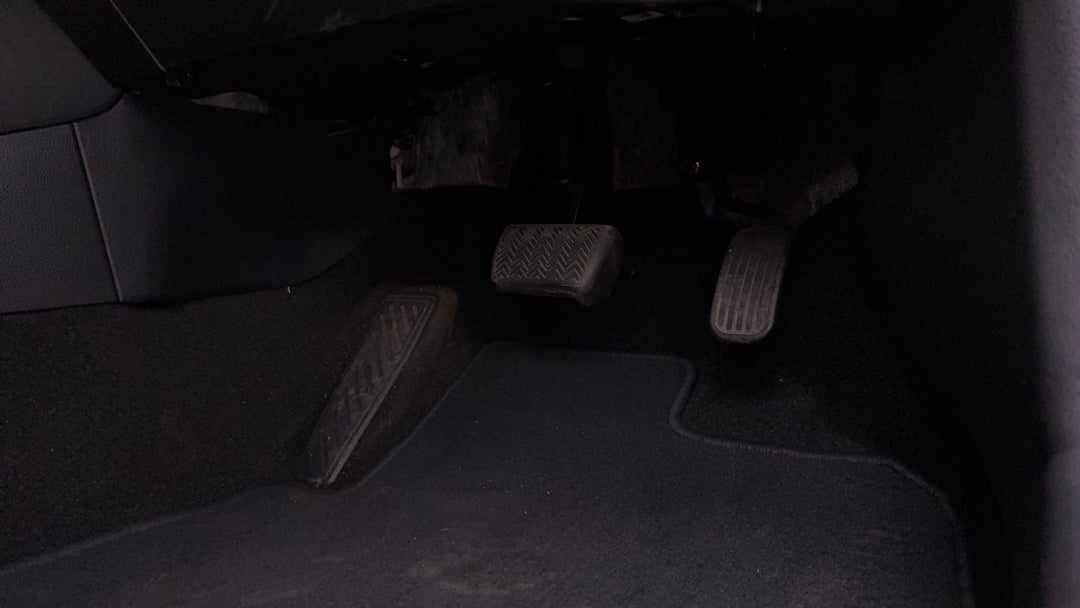 2024 Toyota Corolla Ascent Sport, Automatic, 14374 km, Pedals and Footmat