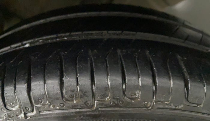 2013 Maruti Wagon R Stingray VXI, Petrol, Manual, 51,488 km, Left Rear Tyre Tread