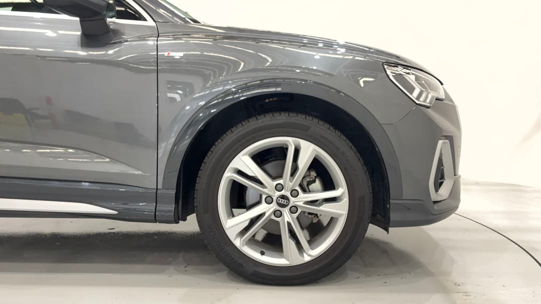 2021 Audi Q3 35 Tfsi S Line, Automatic, 52630 km, Right Front Wheel