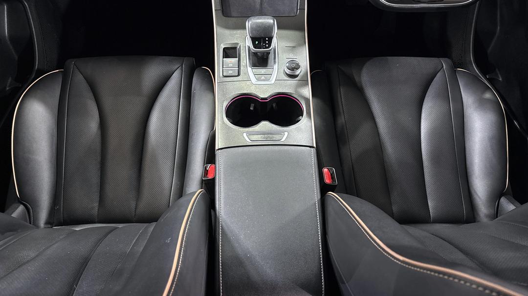 2023 Chery Omoda 5 Bx (basic Version), Automatic, 63538 km, Center Console