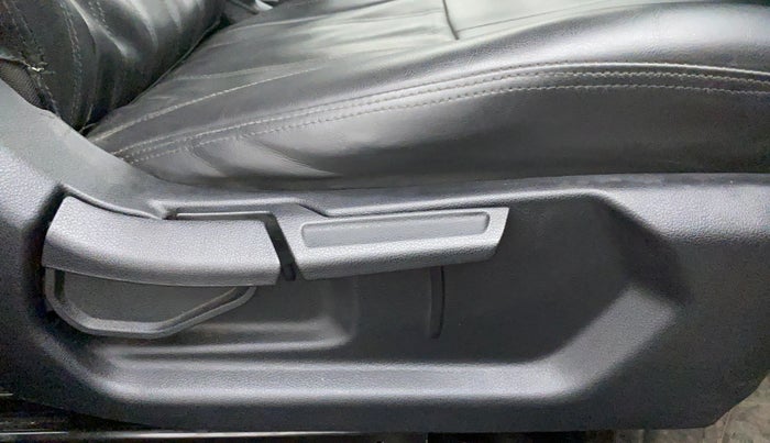 2019 Hyundai VENUE 1.0L Turbo GDI SX MT, Petrol, Manual, 16,104 km, Driver Side Adjustment Panel