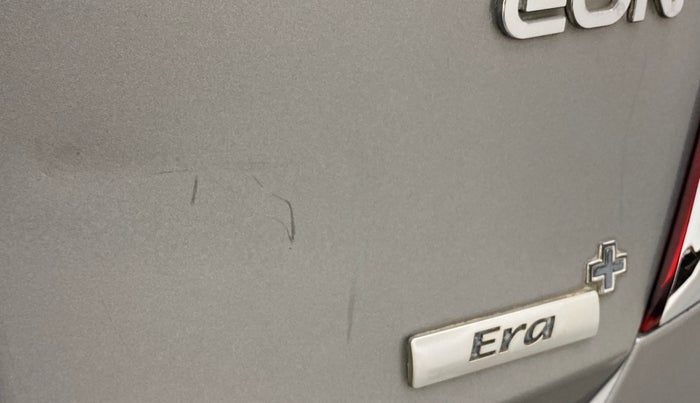 2014 Hyundai Eon ERA +, Petrol, Manual, 73,005 km, Dicky (Boot door) - Minor scratches