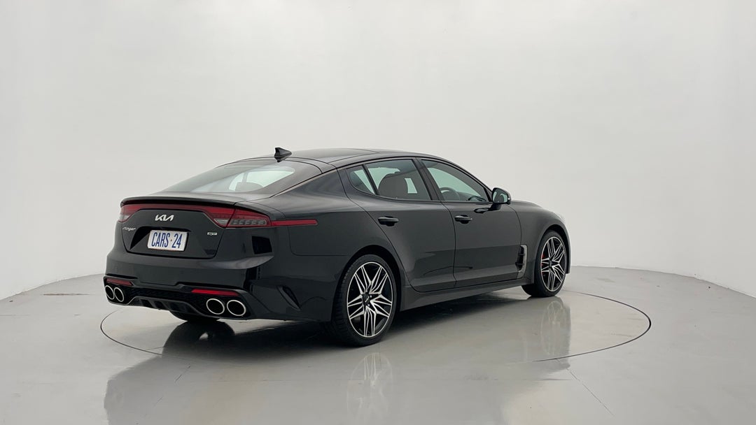 Right Back Diagonal (45- Degree) View