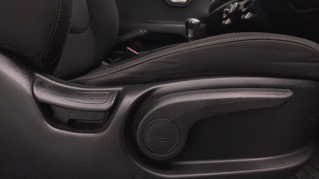 2018 Kia Rio S, Automatic, 52953 km, Drivers Side Adjustment Panel