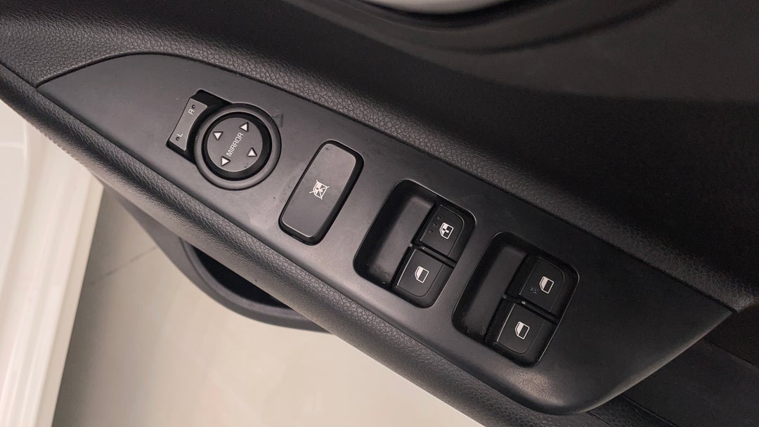2018 Kia Rio S, Automatic, 52953 km, Drivers Side Door Panel Controls
