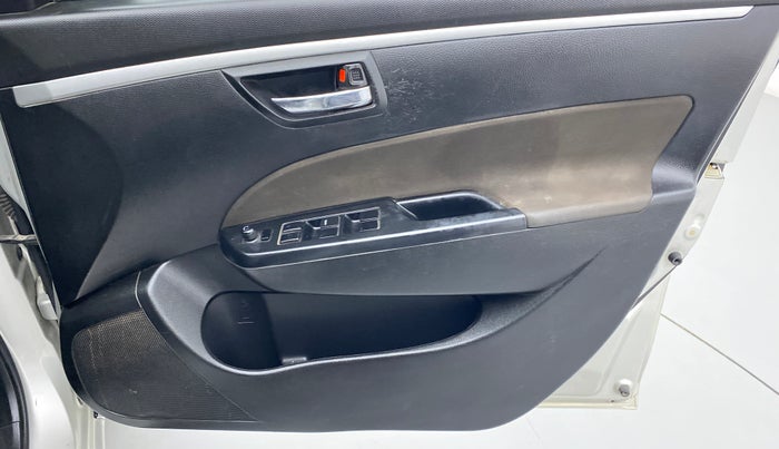 2016 Maruti Swift VXI D, Petrol, Manual, 69,181 km, Driver Side Door Panels Control