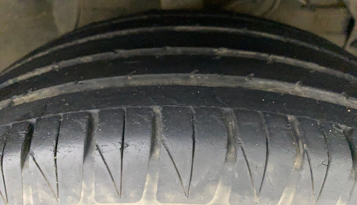 2017 Maruti Vitara Brezza ZDI, Diesel, Manual, 68,837 km, Right Front Tyre Tread