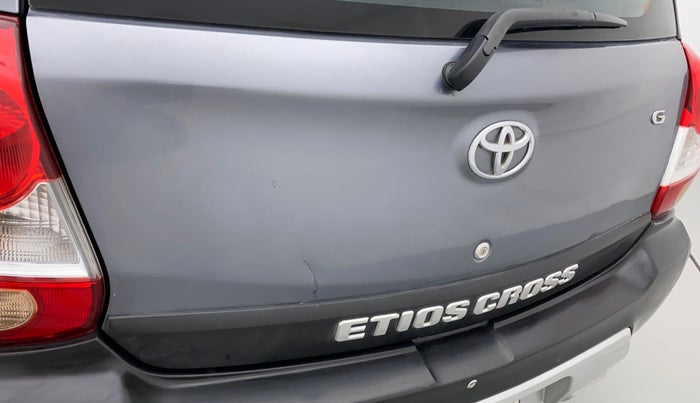 2015 Toyota Etios CROSS 1.2 G, CNG, Manual, 72,070 km, Dicky (Boot door) - Slightly dented