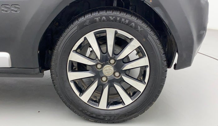2015 Toyota Etios CROSS 1.2 G, CNG, Manual, 72,052 km, Left Rear Wheel