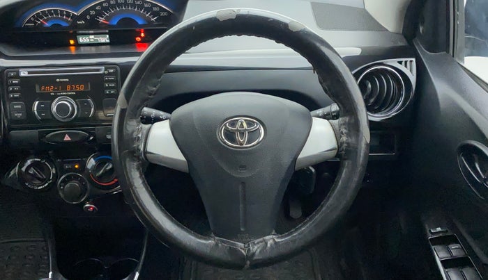 2015 Toyota Etios CROSS 1.2 G, CNG, Manual, 72,070 km, Steering Wheel Close Up