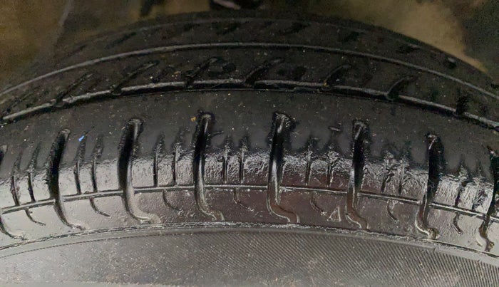 2016 Maruti Alto 800 LXI, Petrol, Manual, 45,166 km, Right Front Tyre Tread