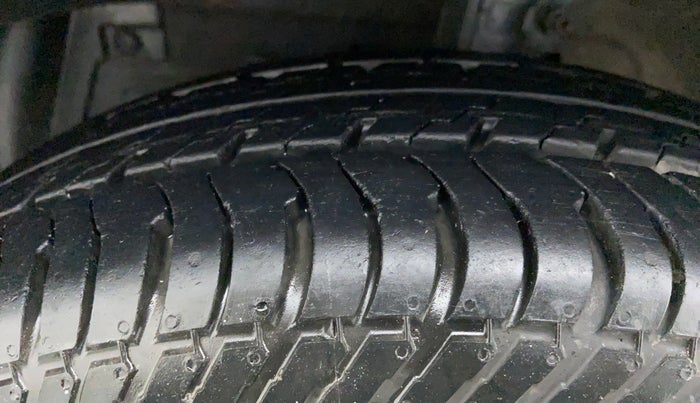 2014 Maruti Swift Dzire VXI 1.2 BS IV, Petrol, Manual, 73,614 km, Left Front Tyre Tread