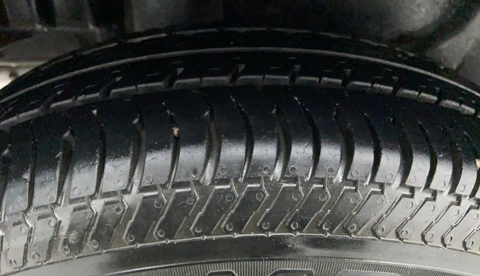 2014 Maruti Swift Dzire VXI 1.2 BS IV, Petrol, Manual, 73,614 km, Right Rear Tyre Tread
