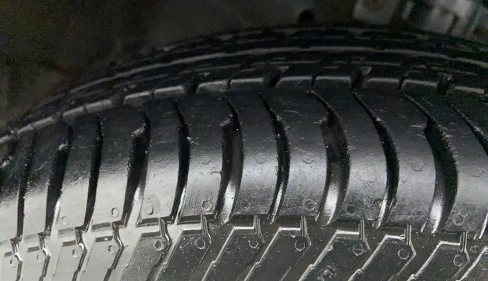 2014 Maruti Swift Dzire VXI 1.2 BS IV, Petrol, Manual, 73,614 km, Right Front Tyre Tread
