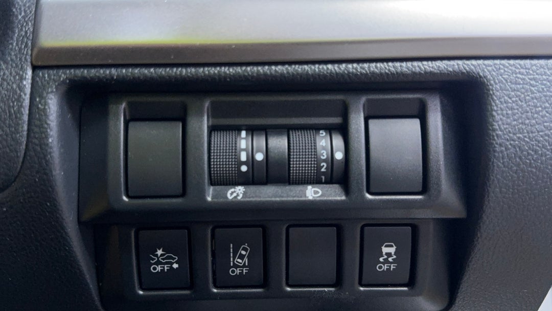 2018 Subaru Outback 2.0d Awd, Automatic, 92533 km, Utility Switches/Buttons