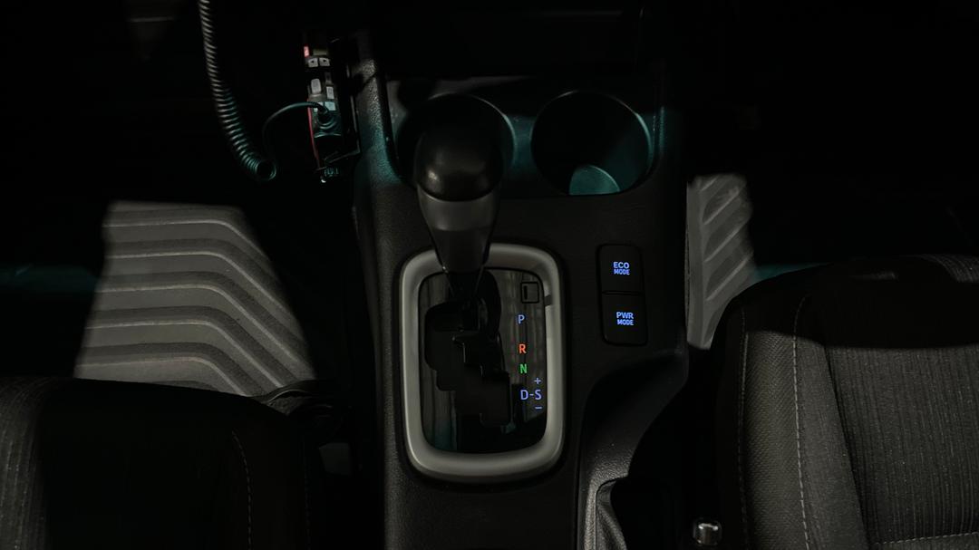2021 Toyota Hilux Sr5 (4x4), Automatic, 56369 km, Gear Lever 