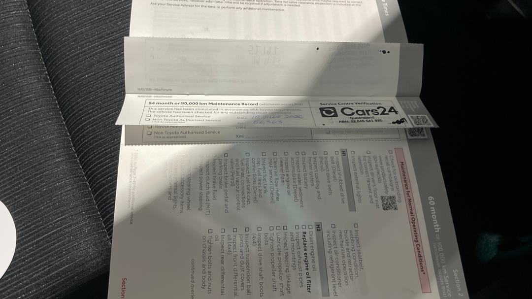 2021 Toyota Hilux Sr5 (4x4), Automatic, 56369 km, Service History
