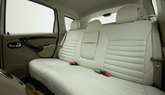 2015 Nissan Terrano XV 110 DIESEL, Diesel, Manual, 74,440 km, Right Side Rear Door Cabin