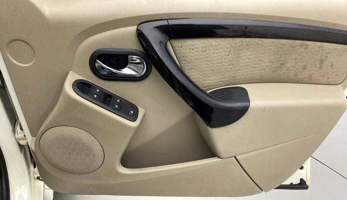 2015 Nissan Terrano XV 110 DIESEL, Diesel, Manual, 74,440 km, Driver Side Door Panels Control