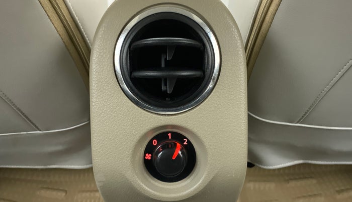 2015 Nissan Terrano XV 110 DIESEL, Diesel, Manual, 74,440 km, Rear AC Vents