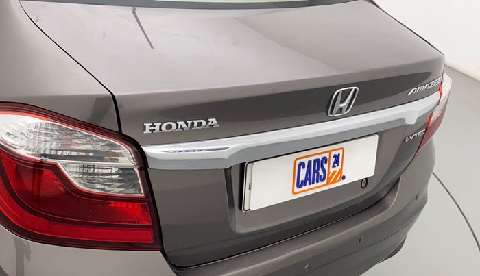 2016 Honda Amaze 1.2L I-VTEC S, Petrol, Manual, 89,438 km, Dicky (Boot door) - Minor scratches