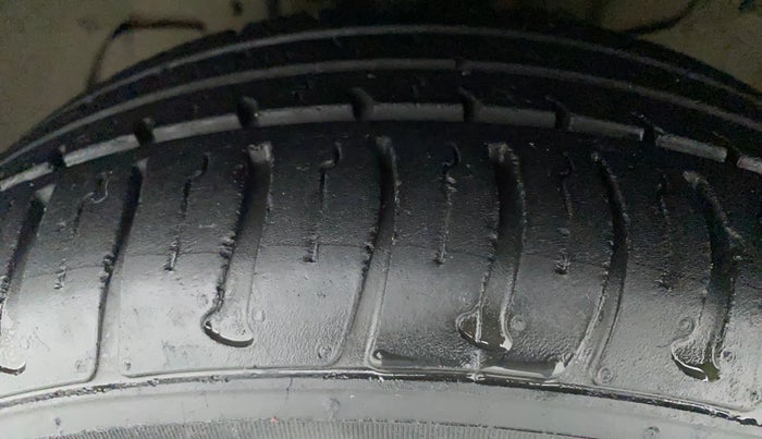 2018 Tata Tiago XZ PETROL, Petrol, Manual, 28,169 km, Left Front Tyre Tread