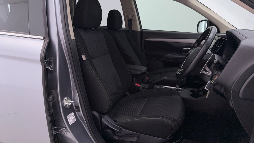 2015 Mitsubishi Outlander Xls (4x2), Automatic, 98880 km, Right Side Front Door Cabin View