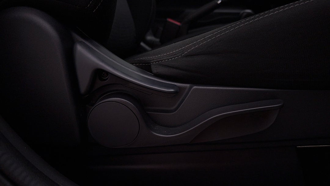 2015 Mitsubishi Outlander Xls (4x2), Automatic, 98880 km, Drivers Side Adjustment Panel