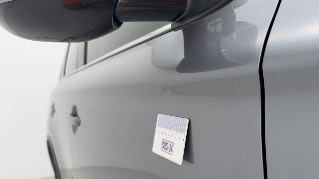 2015 Mitsubishi Outlander Xls (4x2), Automatic, 98880 km, Doors Front RHS Dent