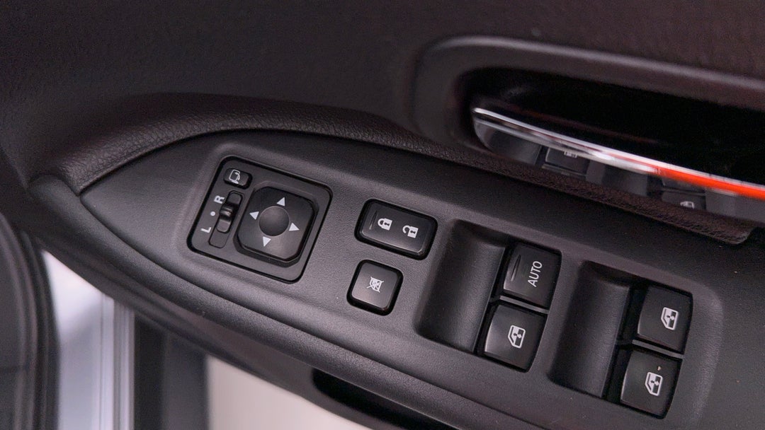 2015 Mitsubishi Outlander Xls (4x2), Automatic, 98880 km, Drivers Side Door Panel Controls