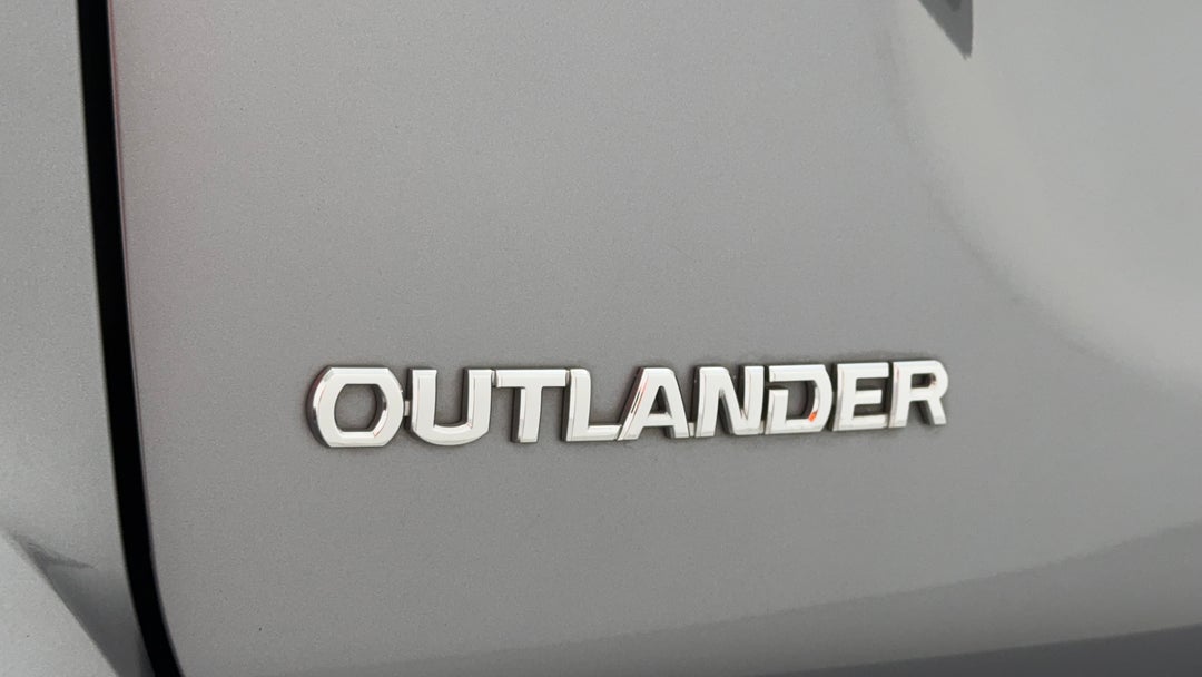 2015 Mitsubishi Outlander Xls (4x2), Automatic, 98880 km, Badge (Boot Left Side)