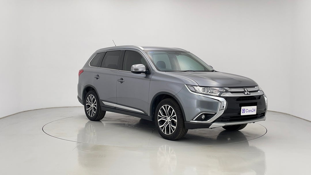 2015 Mitsubishi Outlander Xls (4x2), Automatic, 98880 km, Right Front Diagonal (45- Degree) View