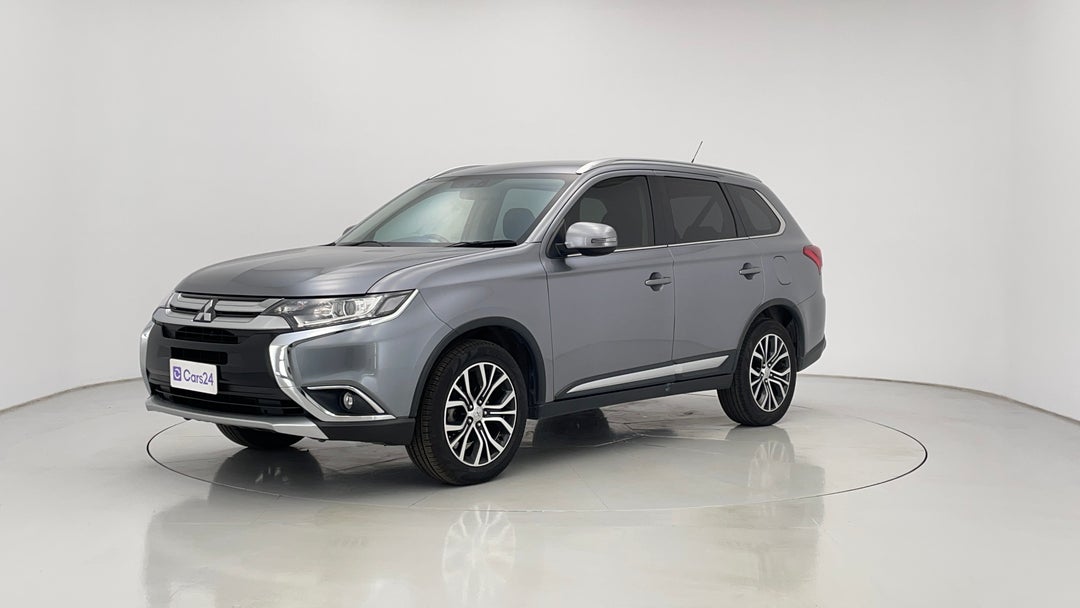 2015 Mitsubishi Outlander Xls (4x2), Automatic, 98880 km, Left Front Diagonal (45- Degree) View