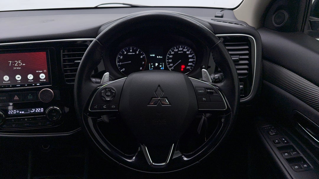 2015 Mitsubishi Outlander Xls (4x2), Automatic, 98880 km, Steering Wheel Close-up