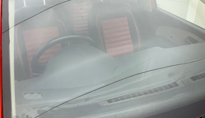 2014 Volkswagen Polo HIGHLINE1.2L, Petrol, Manual, 96,061 km, Front windshield - Minor spot on windshield