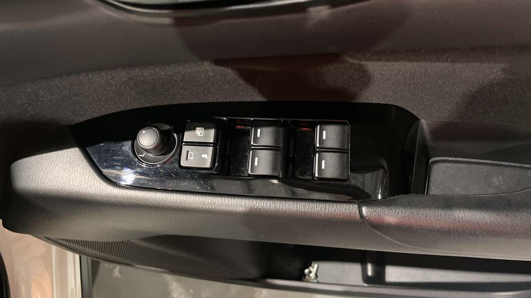 2024 Mazda CX-5 G25 Maxx Sport (FWD), Automatic, 42236 km, Drivers Side Door Panel Controls