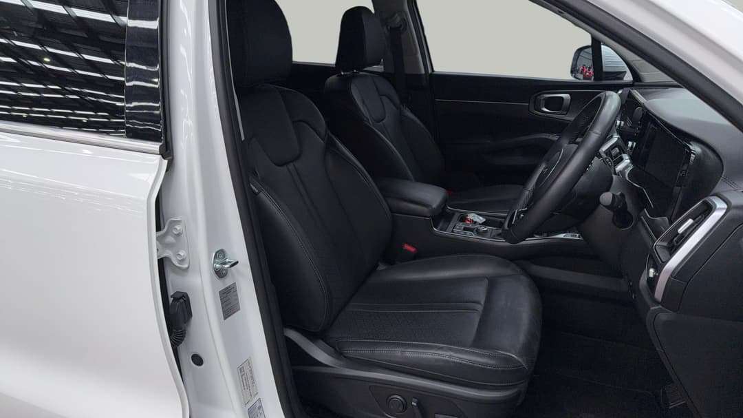 2023 Kia Sorento Sport+ 7 Seat, Automatic, 58015 km, Right Side Front Door Cabin View