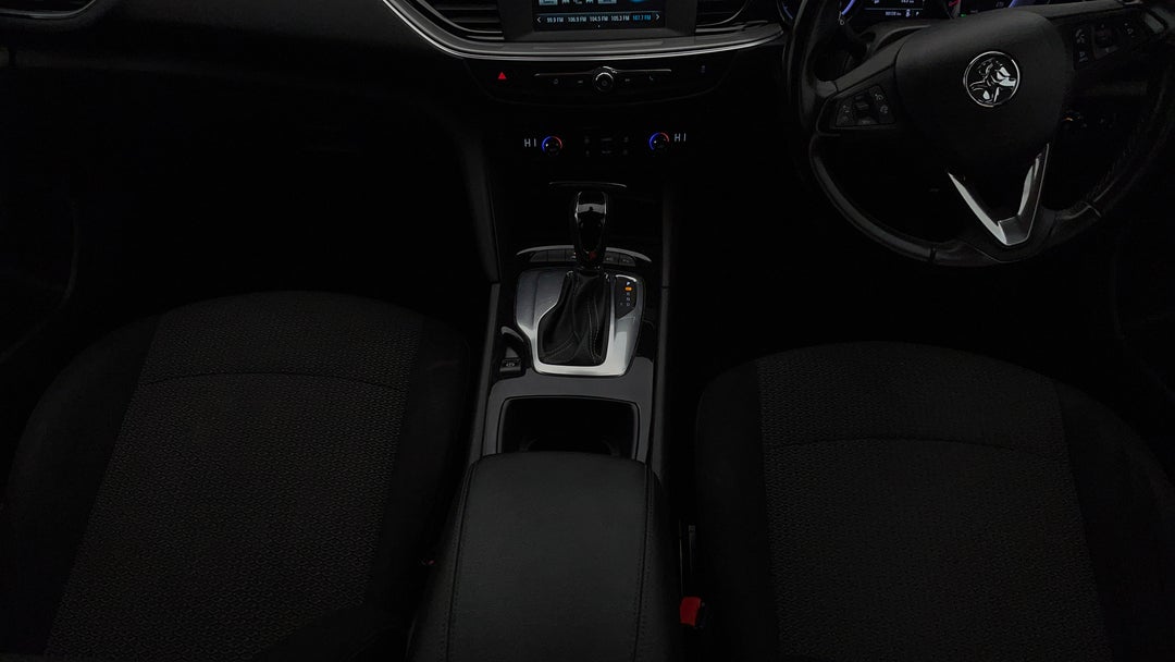 2017 Holden Commodore Lt, Automatic, 99139 km, Center Console